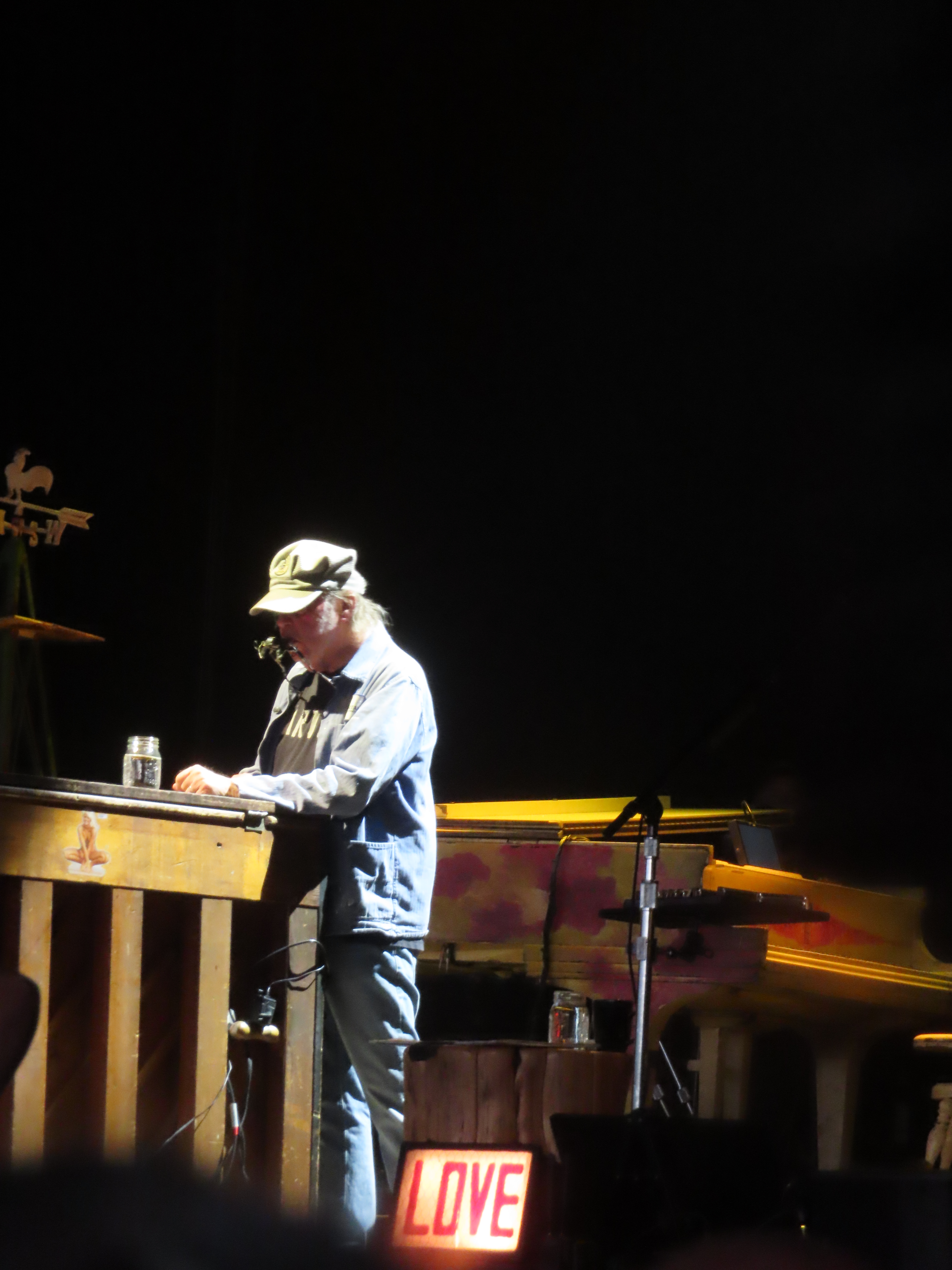 NeilYoung2023-07-18InnStyleResortsAmphitheaterRidgefieldWA (4).jpg